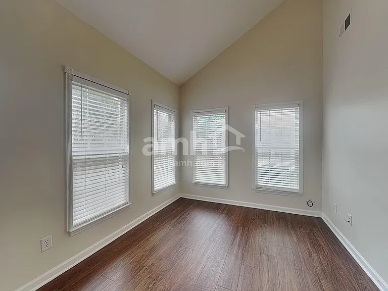 1019 Canopy Dr — Photo 8