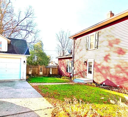 116 E Curtis St — Photo 6