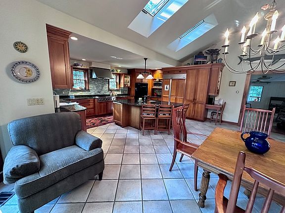 4th image of 9 Cedar Rd