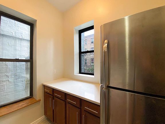 4th image of 555 Eastern Pkwy APT 4B