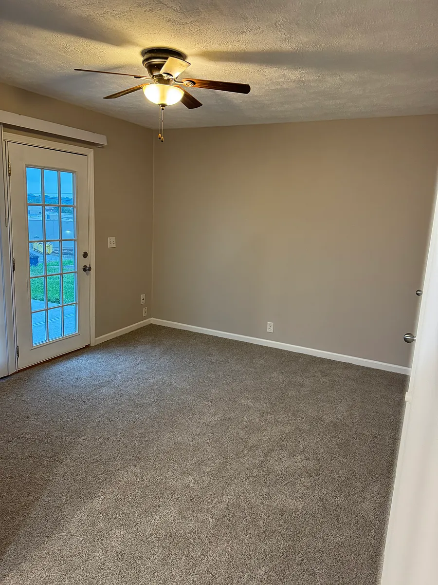 Building Photo - 2913 S 134th Ave #1