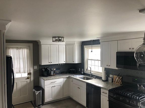 4th image of 115 Allerton Ave