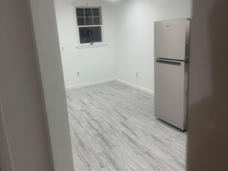 1st image of 754 Bradford St APT 1
