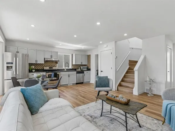 51 NW San Diego Pl NE, Calgary, AB T1Y 7A3