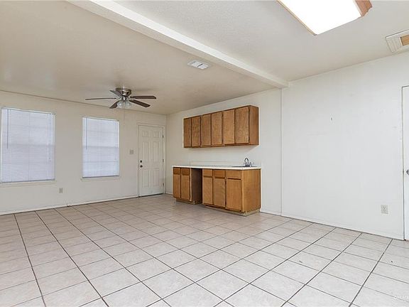 2nd image of 805 Tamarack Ave