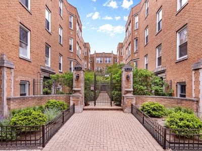 540 W Belmont Ave APT 3N, Chicago, IL, 60657