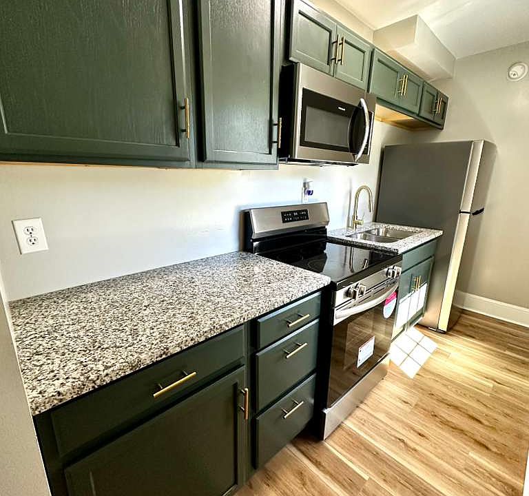 1st image of 1368 Buena Vista Blvd SE #D