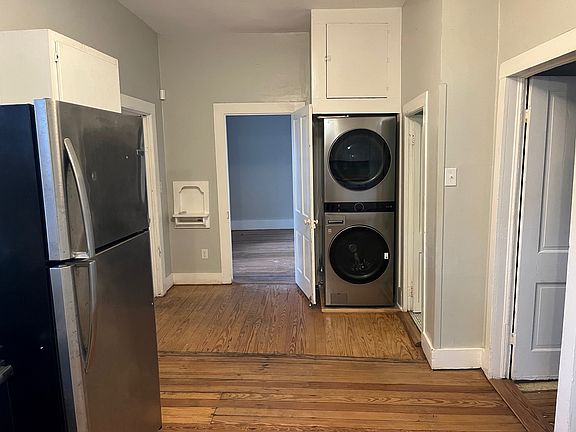 5th image of 300 San Jacinto St
