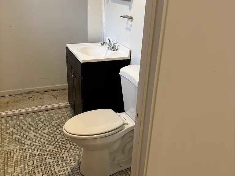 1416 Center St E — Photo 11
