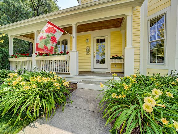 3rd image of 723 Lake Park Dr