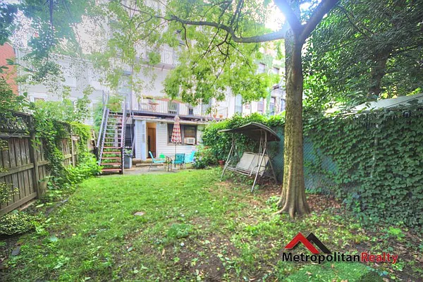 Rented by Metropolitan Realty | media 63