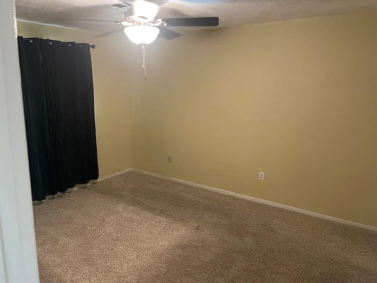 2 bed, 1.5 bath, 1129 sqft, $1,200 — Photo 4