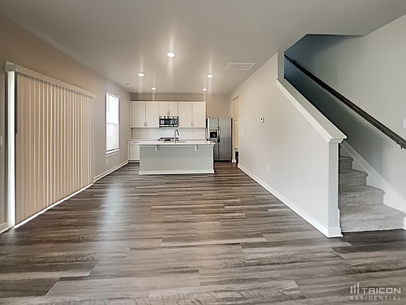 3rd image of 1740 Lannister Ave