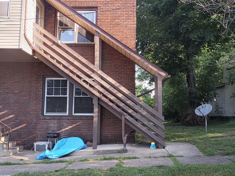 Steps to upper front porch