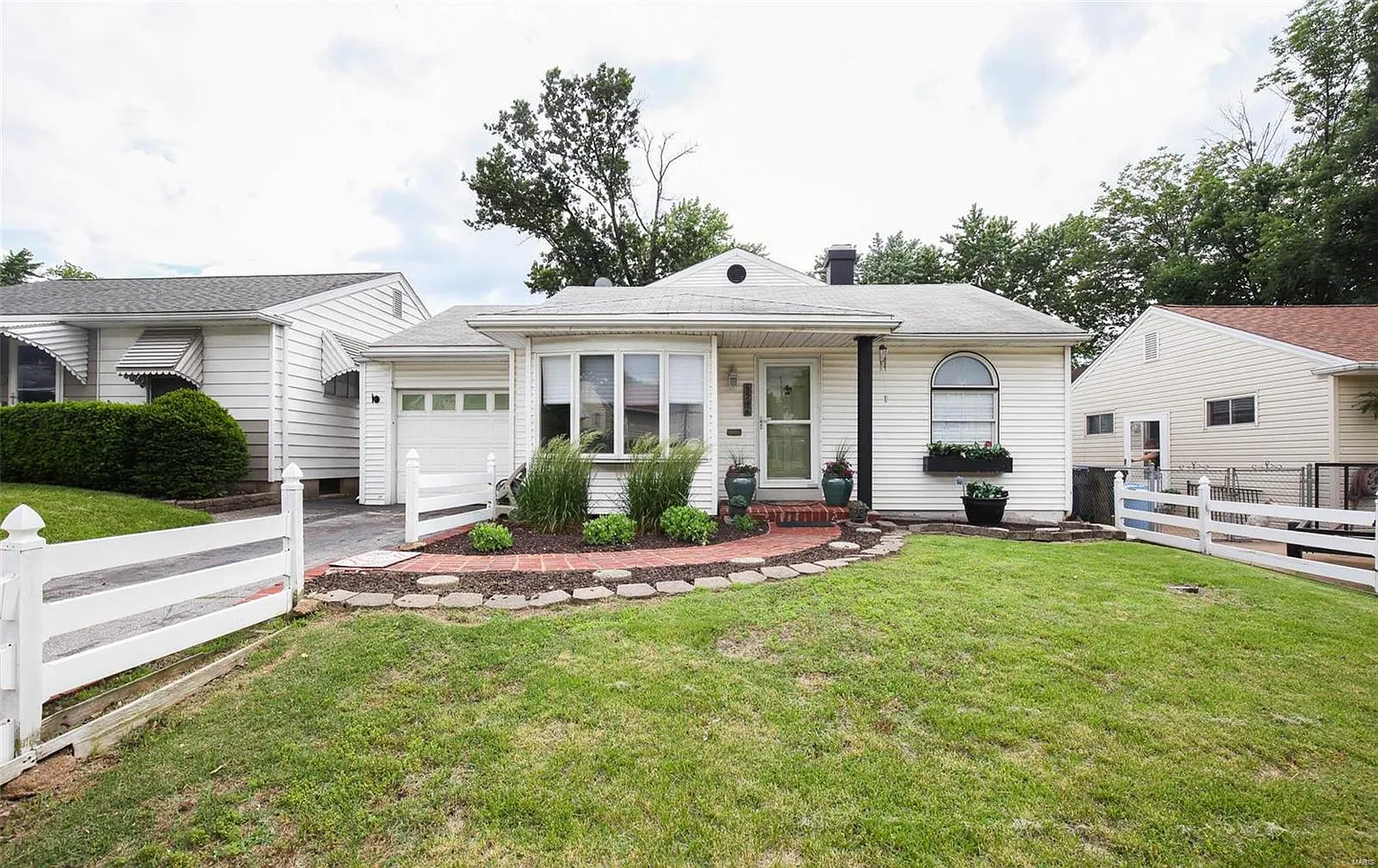 6546 Clifton Hills Dr photo 1