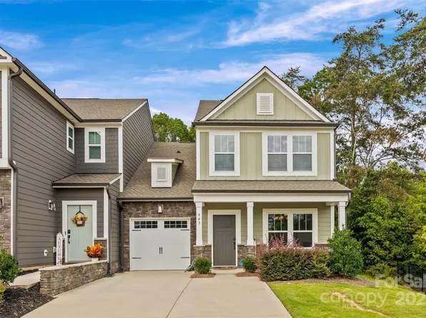 943 Canopy Falls Ln, York, SC 29745