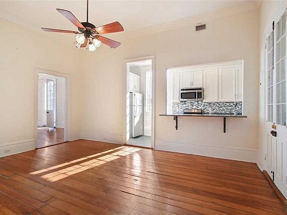 4th image of 601 Royal St #D
