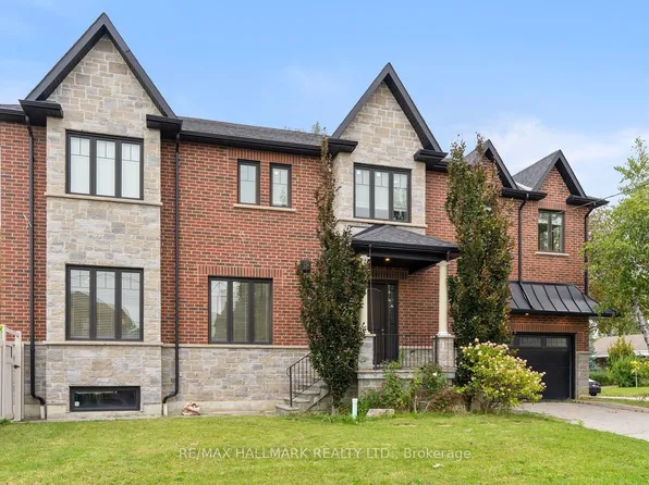 10 Sunray Cres, Toronto, ON M3M 2C5