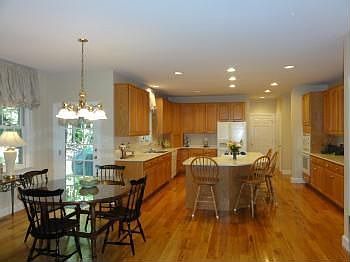2nd image of 2360 Oak Leaf Dr