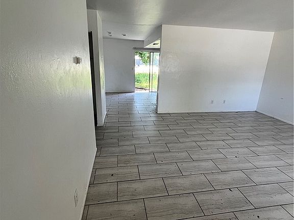 3rd image of 2619 Purslane Dr