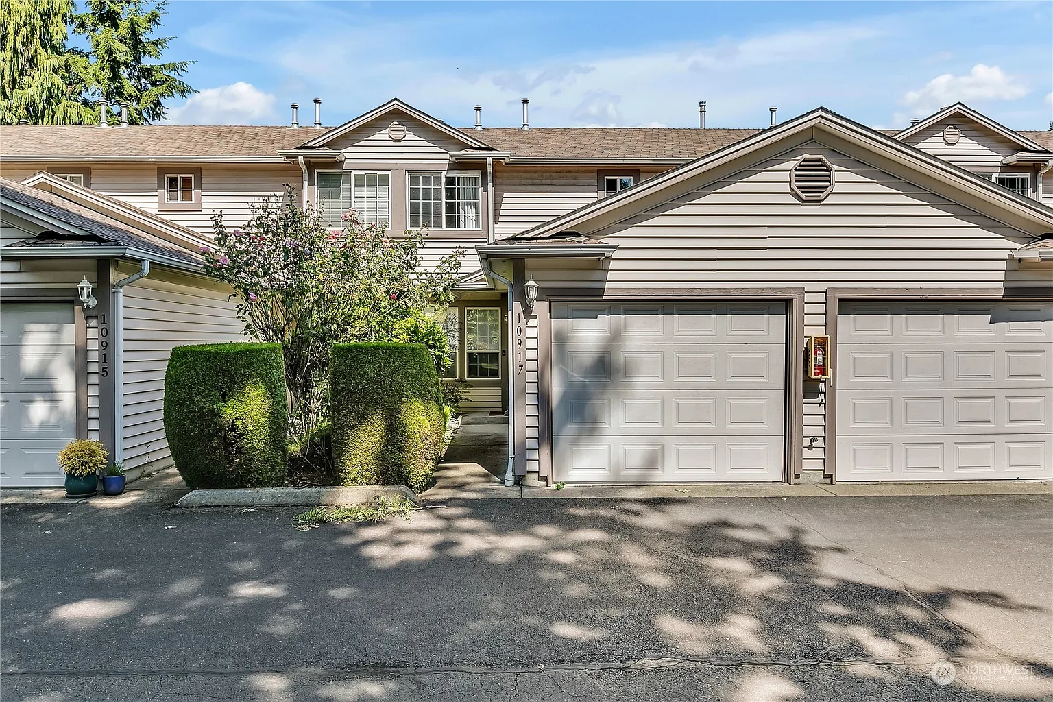 10917 63rd Street E photo 1