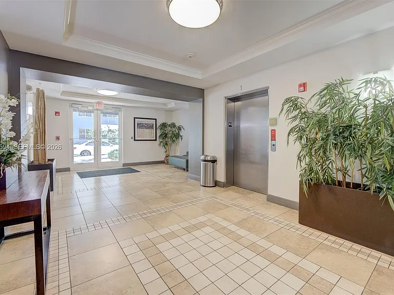 2401 NE 65th St #509 — Photo 3