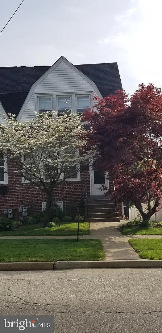3 bed, 2.0 bath, 1712 sqft, $3,550 — Photo 2