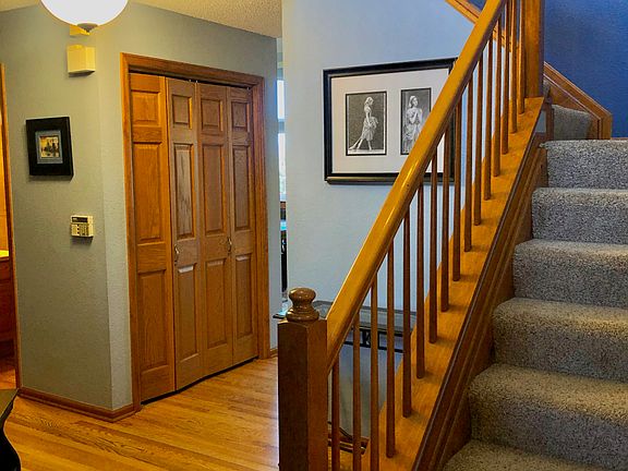Upgraded hardwood& Oak Doors