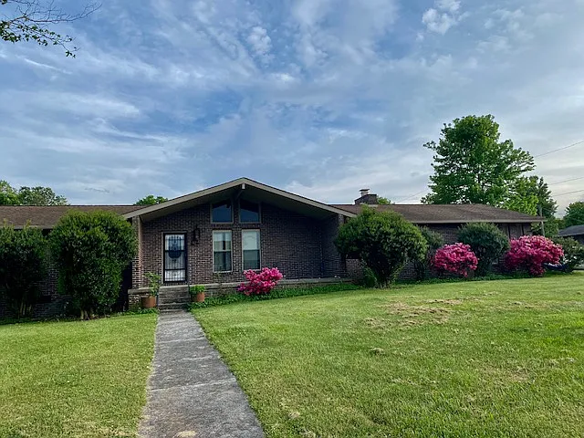 Chapman Overlook Dr, Seymour — Photo 1