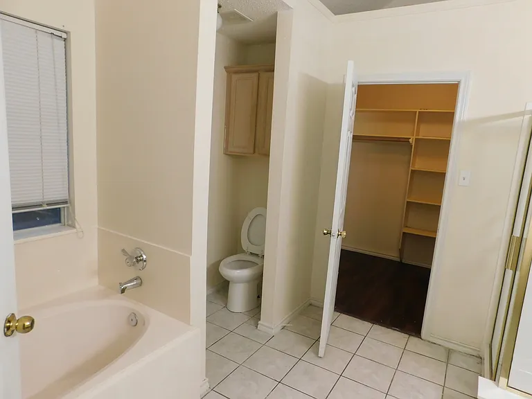 624 Elm Falls Pl — Photo 8