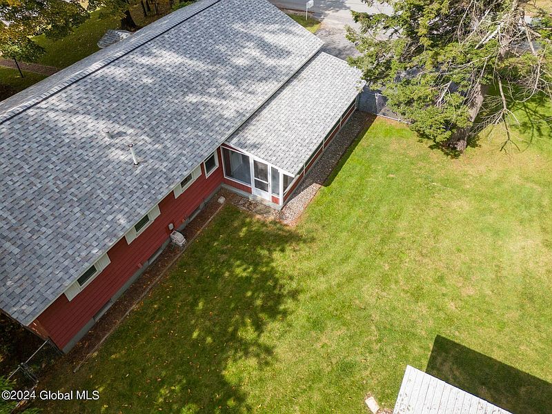 3rd image of 16 Fairview Road