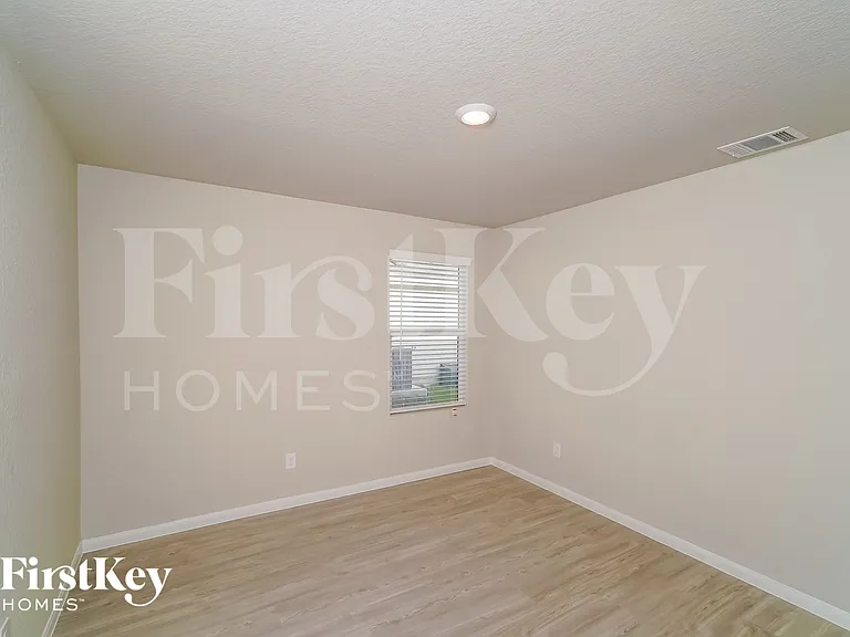 2704 La Mundial St — Photo 12
