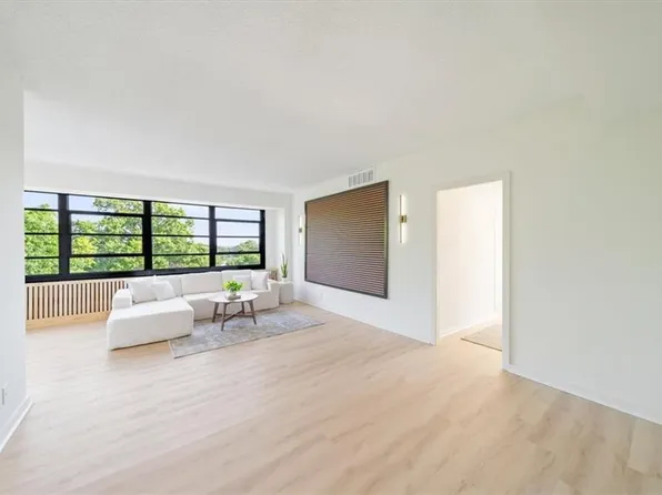 333 W Meyer Blvd APT 512, Kansas City, MO 64113