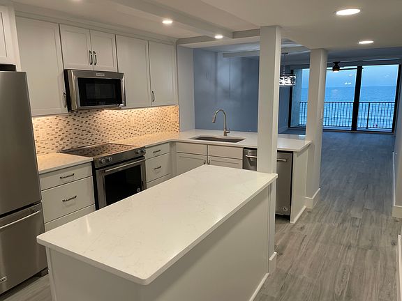 3rd image of 1301 1st St S APT 506