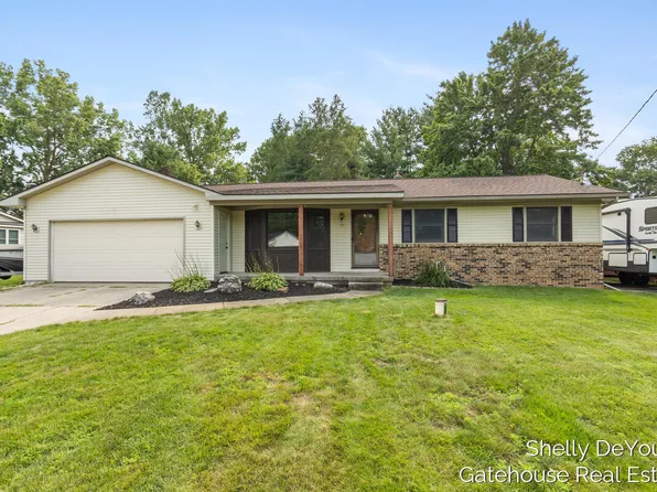 3078 Paris Park Dr SE, Kentwood, MI 49512