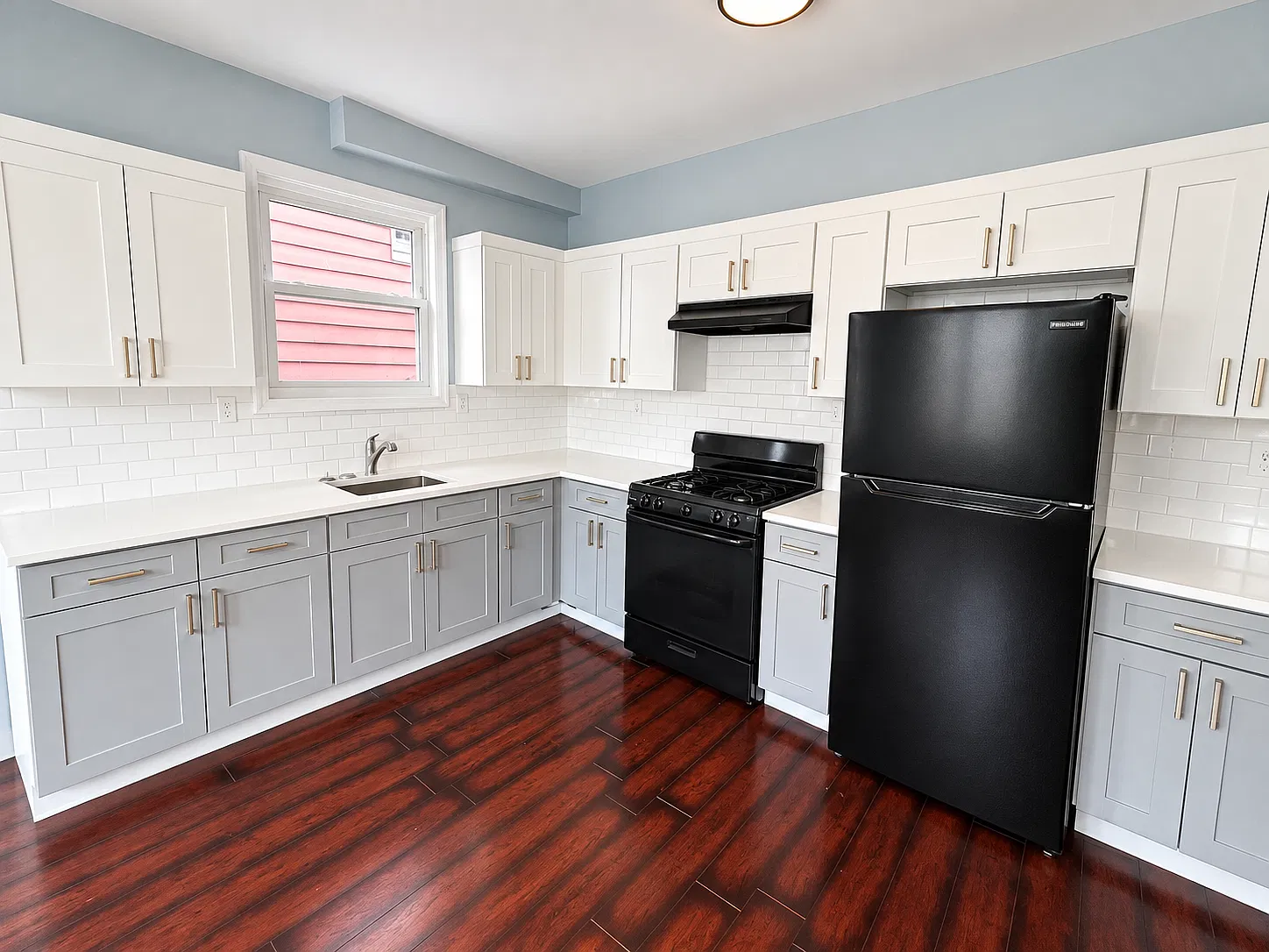 3 bed, 1200 sqft, $2,045 — Photo 1