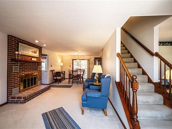 5th image of 4418 Greengrove Dr