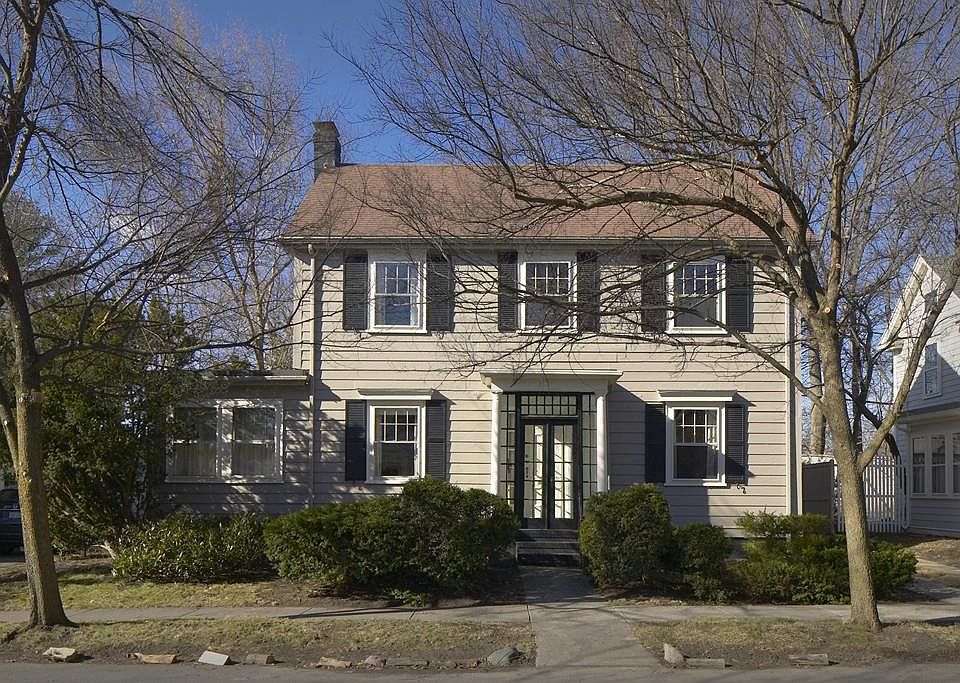 1st image of 62 Larchwood Dr