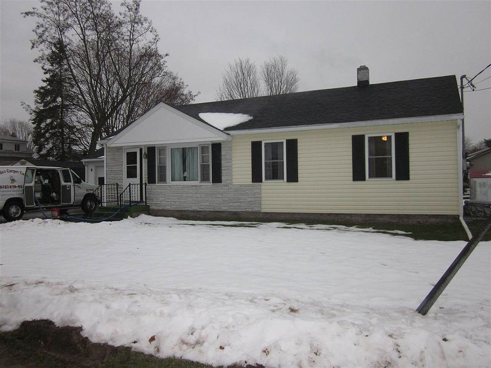 1st image of 32 Maiden Ln