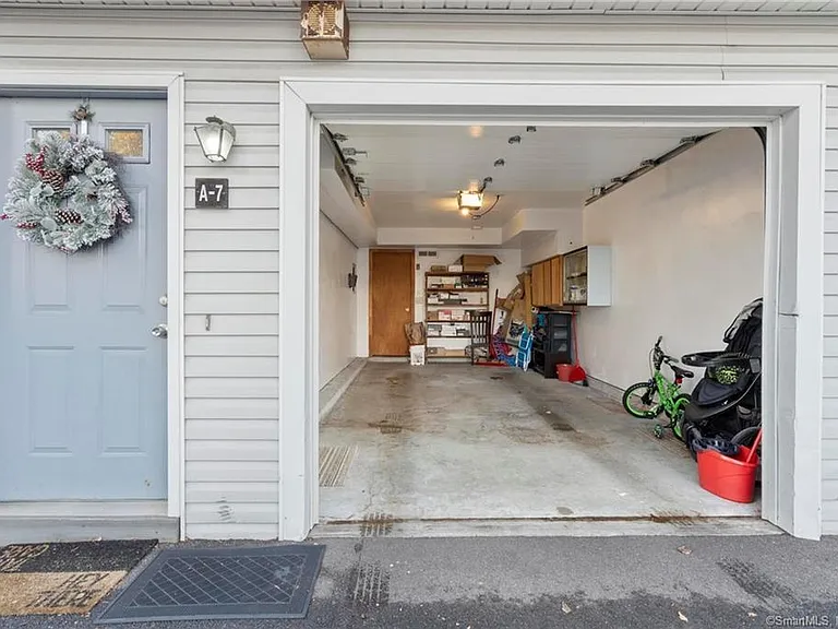 360 W Spring St #A7 — Photo 29