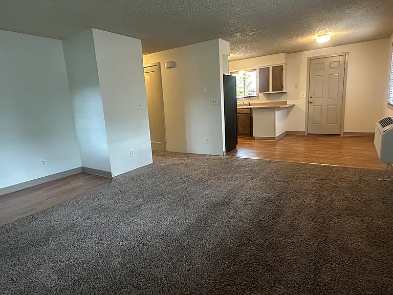 207 Washington St — Photo 6