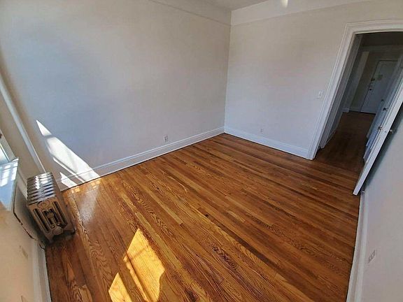 4th image of 714 56th St #B4