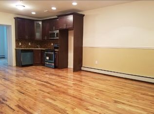 932 E 221st St #2APTS, Bronx, NY 10469