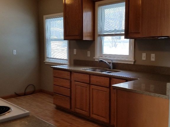 3rd image of 221 W 18th St