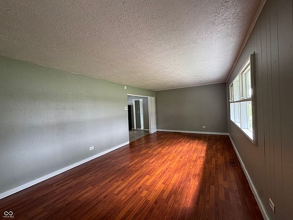 3rd image of 2207 N Graham Ave