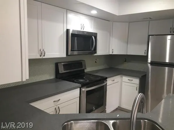 8600 W Charleston Blvd APT 2166, Las Vegas, NV 89117