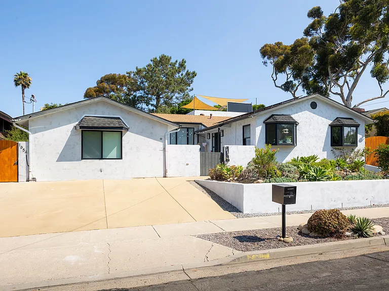 Located in the quiet and upscale neighborhood of North PB.