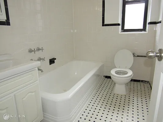 Rented by Kian Realty | media 29