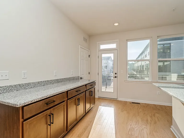 103 Vaughn Dr — Photo 10