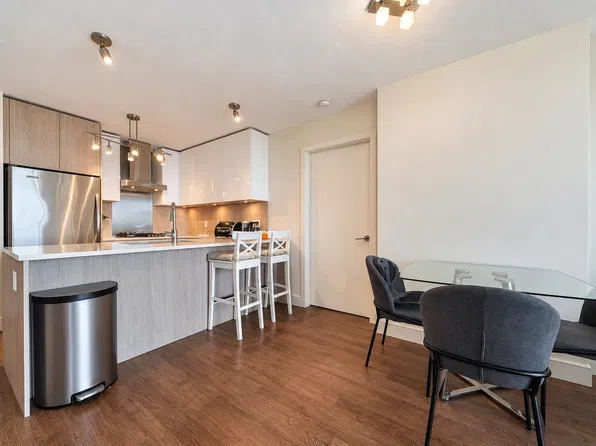 3007 Glen Dr #2602, Coquitlam, BC V3B 0L8